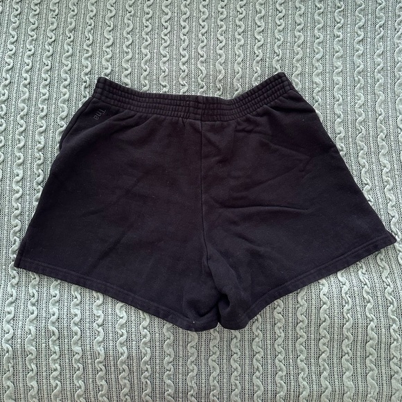 Aritzia TNA cozy af perfect sweatshort 5 inch - Picture 2 of 3